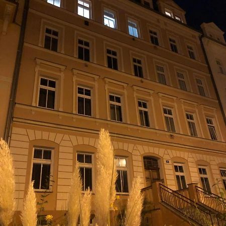 Byt S Krasnou Vyhlidkou Na Hotel Imperial Карловы Вары Экстерьер фото